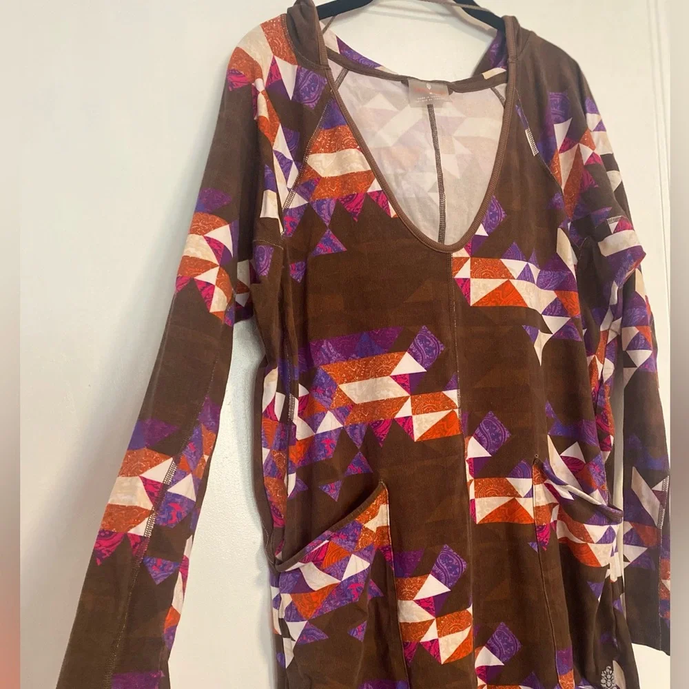 FP Movement Hot Shot Long-sleeved Printed Onesie - Size Medium - Picture 8 of 11